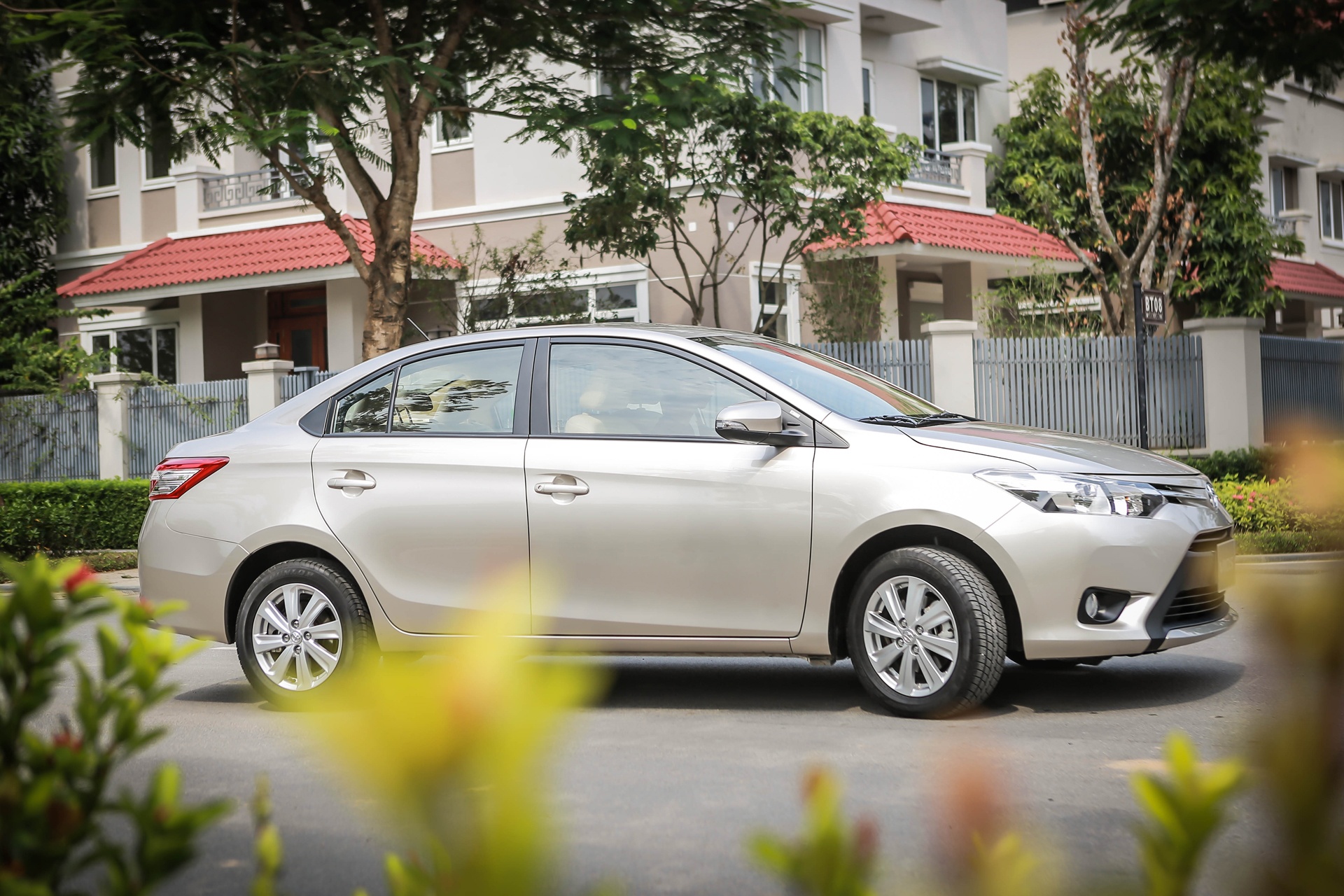 Vios 1.5E CVT 2016: Van hanh muot, nhan nha khi chay pho hinh anh