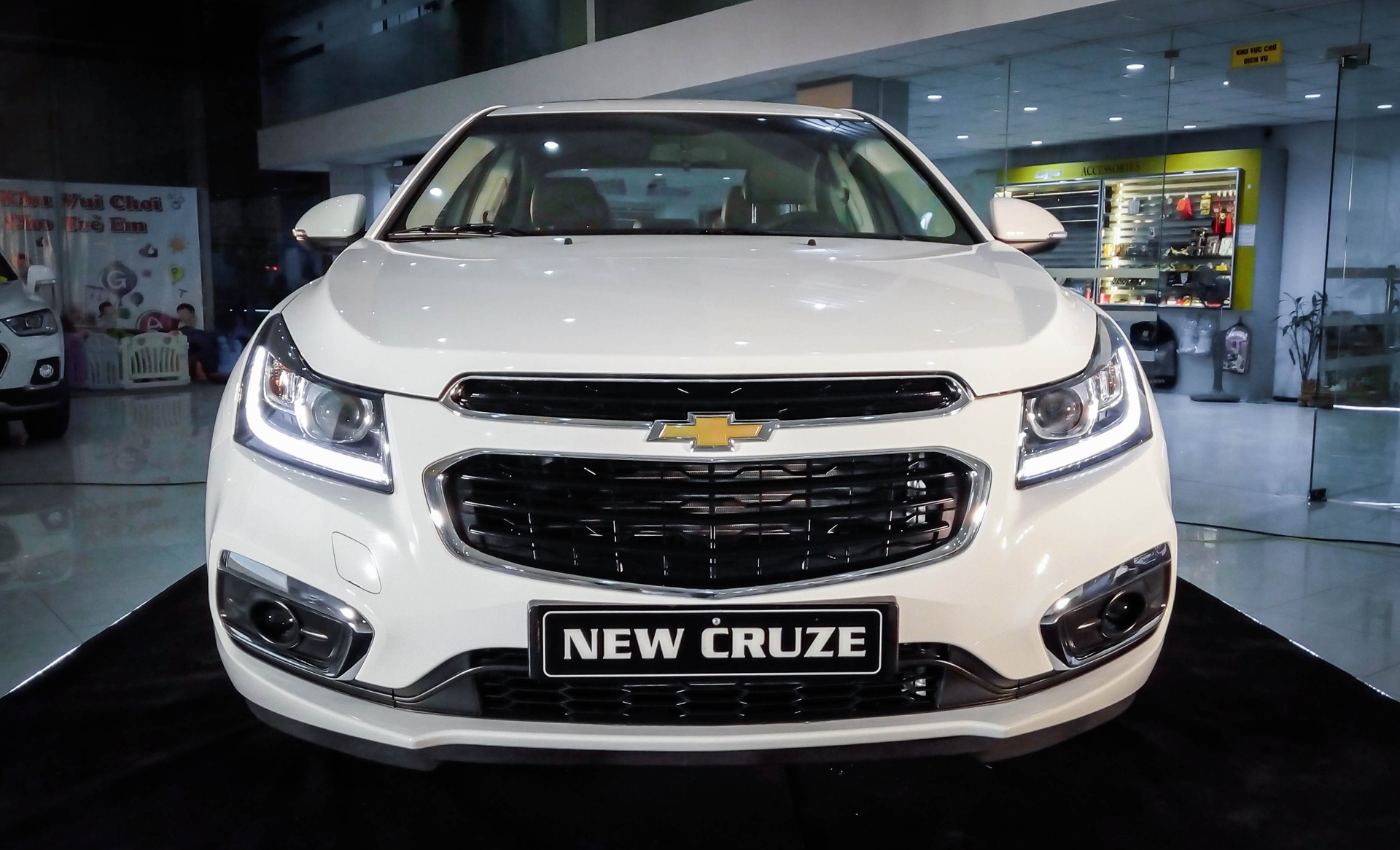 Chevrolet Cruze moi tai Viet Nam anh 2
