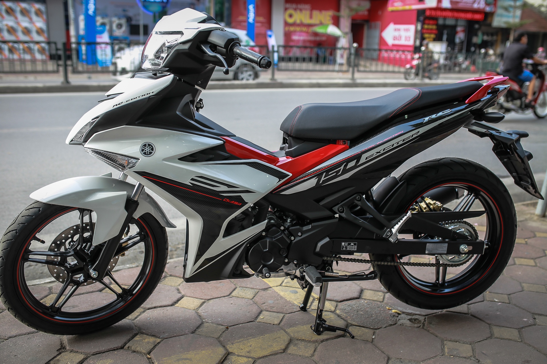 Exciter 150 2017 tai Viet Nam anh 5