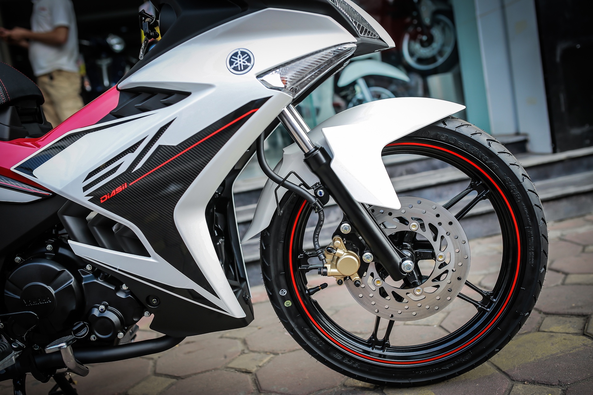 Exciter 150 2017 tai Viet Nam anh 3