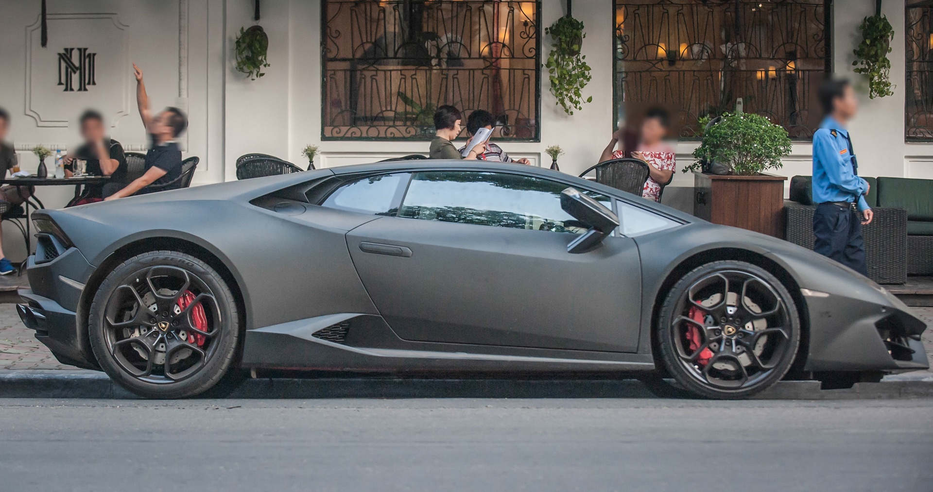 Lamborghini Huracan den mo tai Viet Nam anh 2