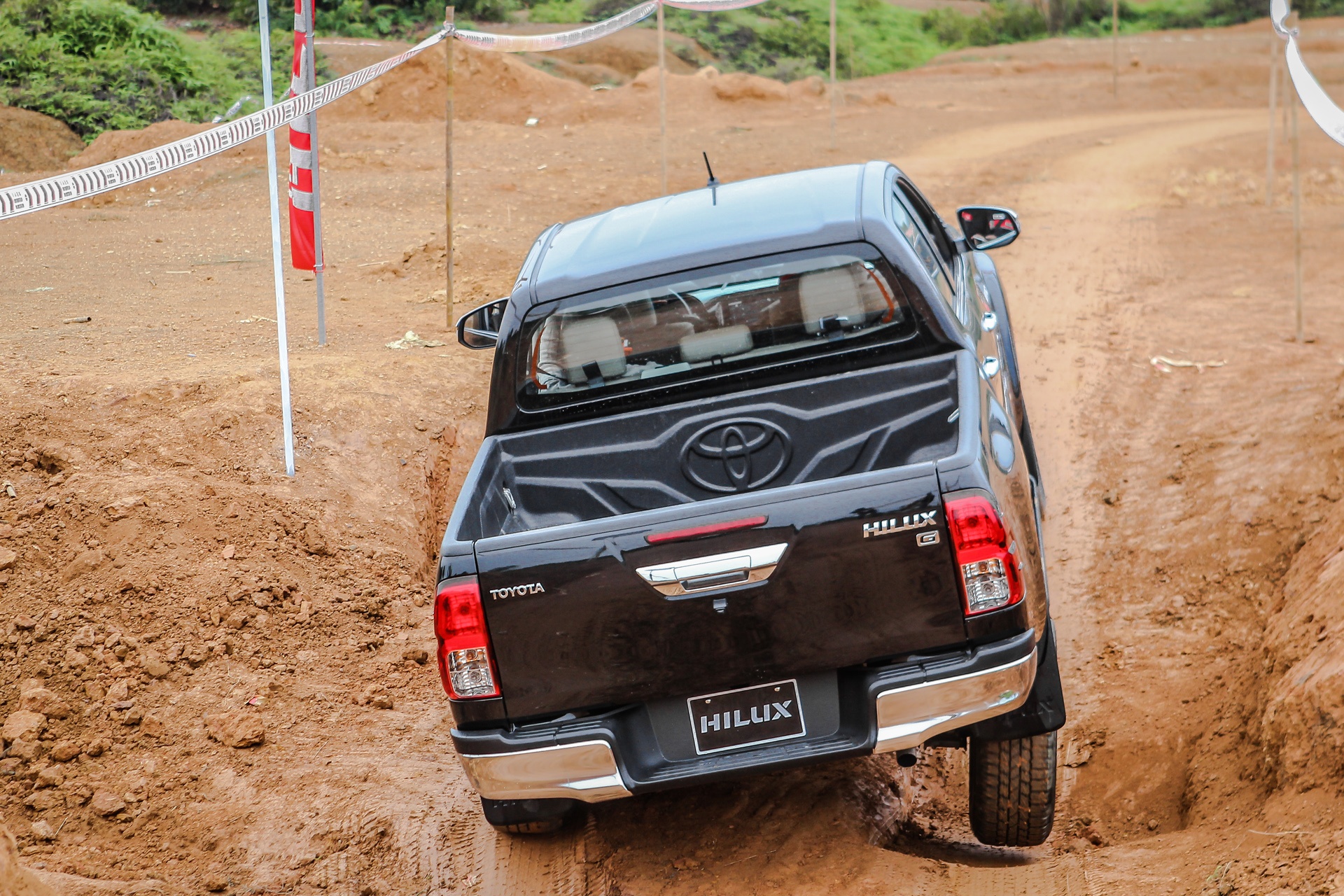 Toyota Hilux 2016 off road anh 7