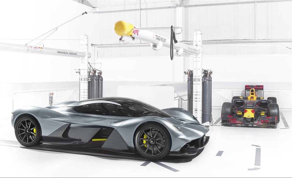 Aston Martin AM-RB 001 dat toc do toi da 400 km/h hinh anh
