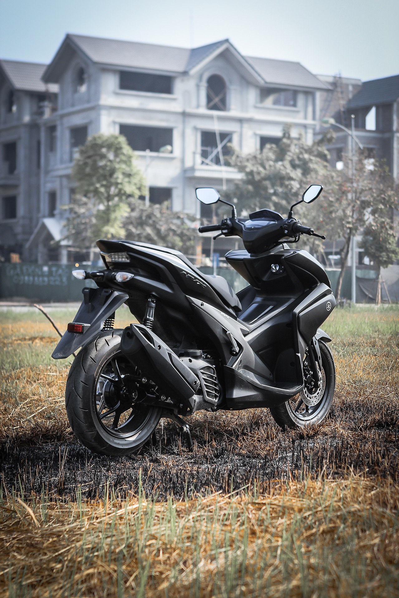 Yamaha NVX đen mờ ảnh 5 Yamaha NVX den mo anh 5