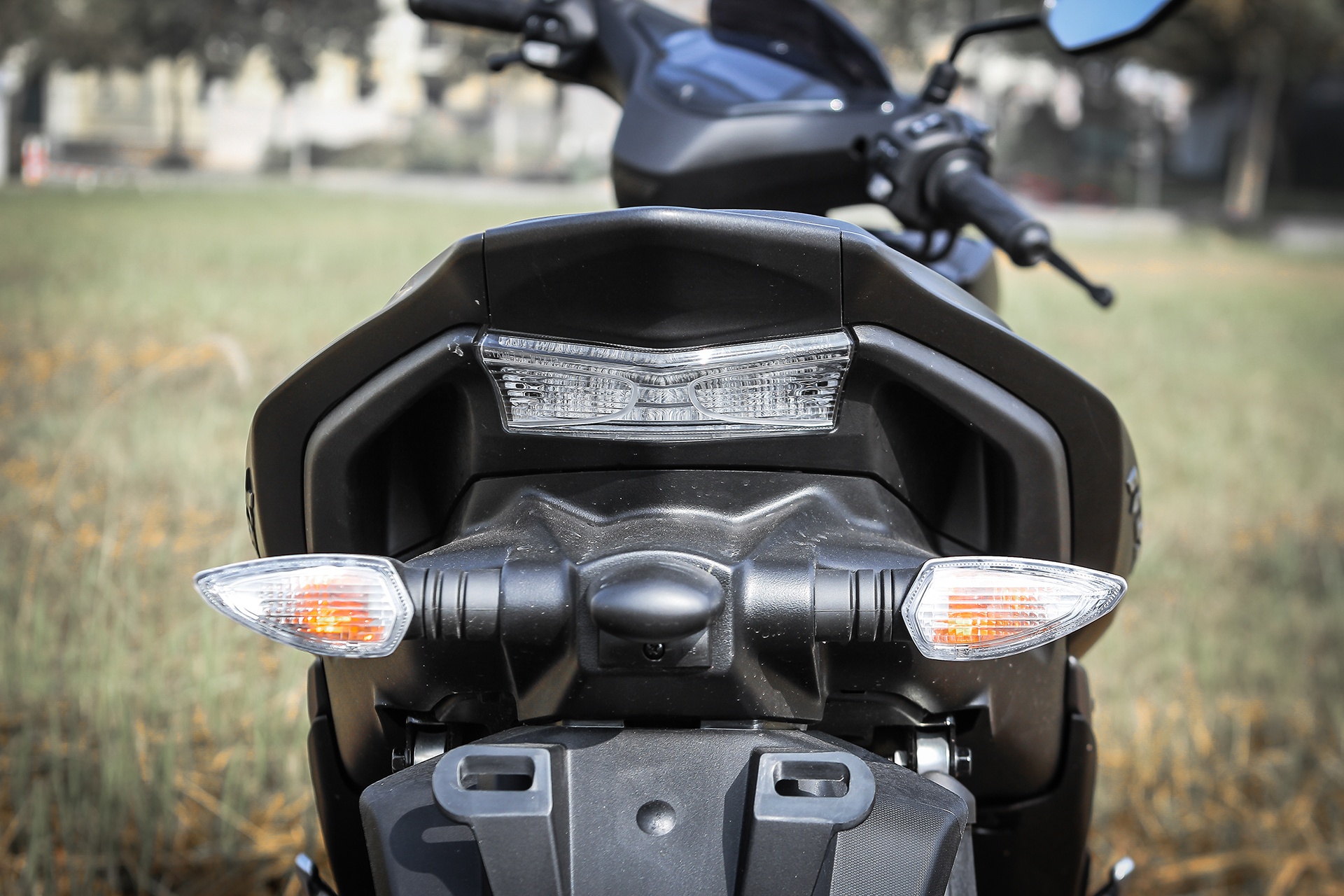 Yamaha NVX đen mờ ảnh 9 Yamaha NVX den mo anh 9