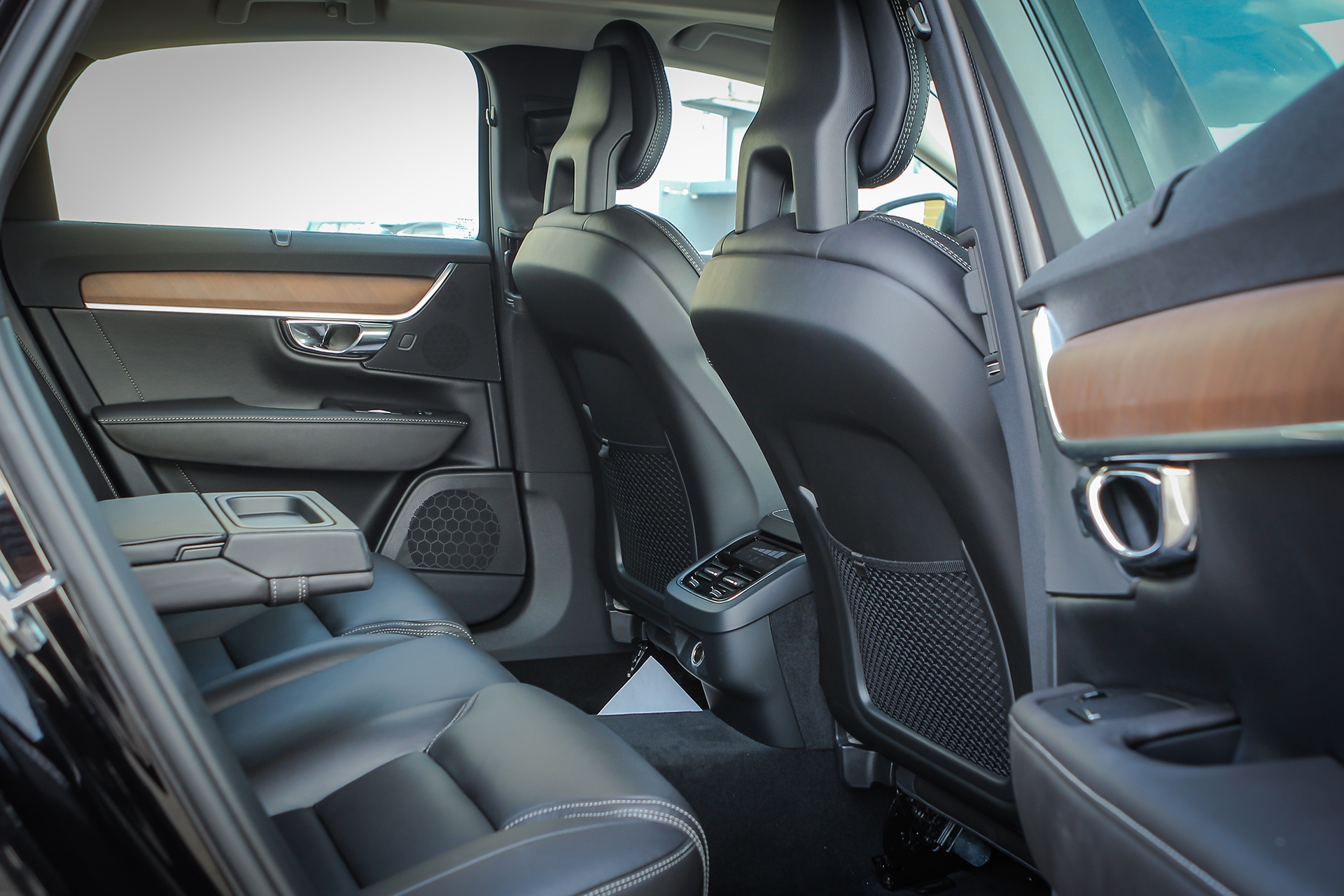 Volvo S90 Momentum gia hon 2 ty anh 12