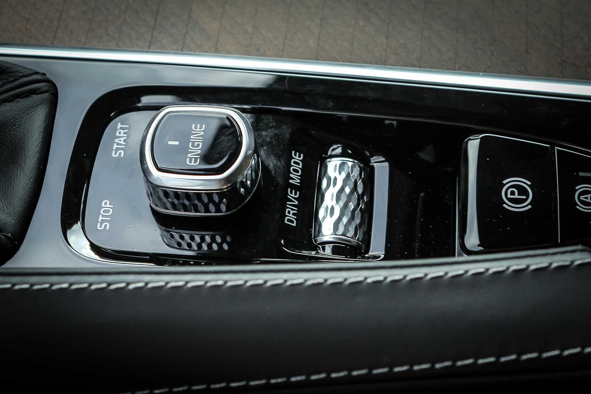 Volvo S90 Momentum gia hon 2 ty anh 10