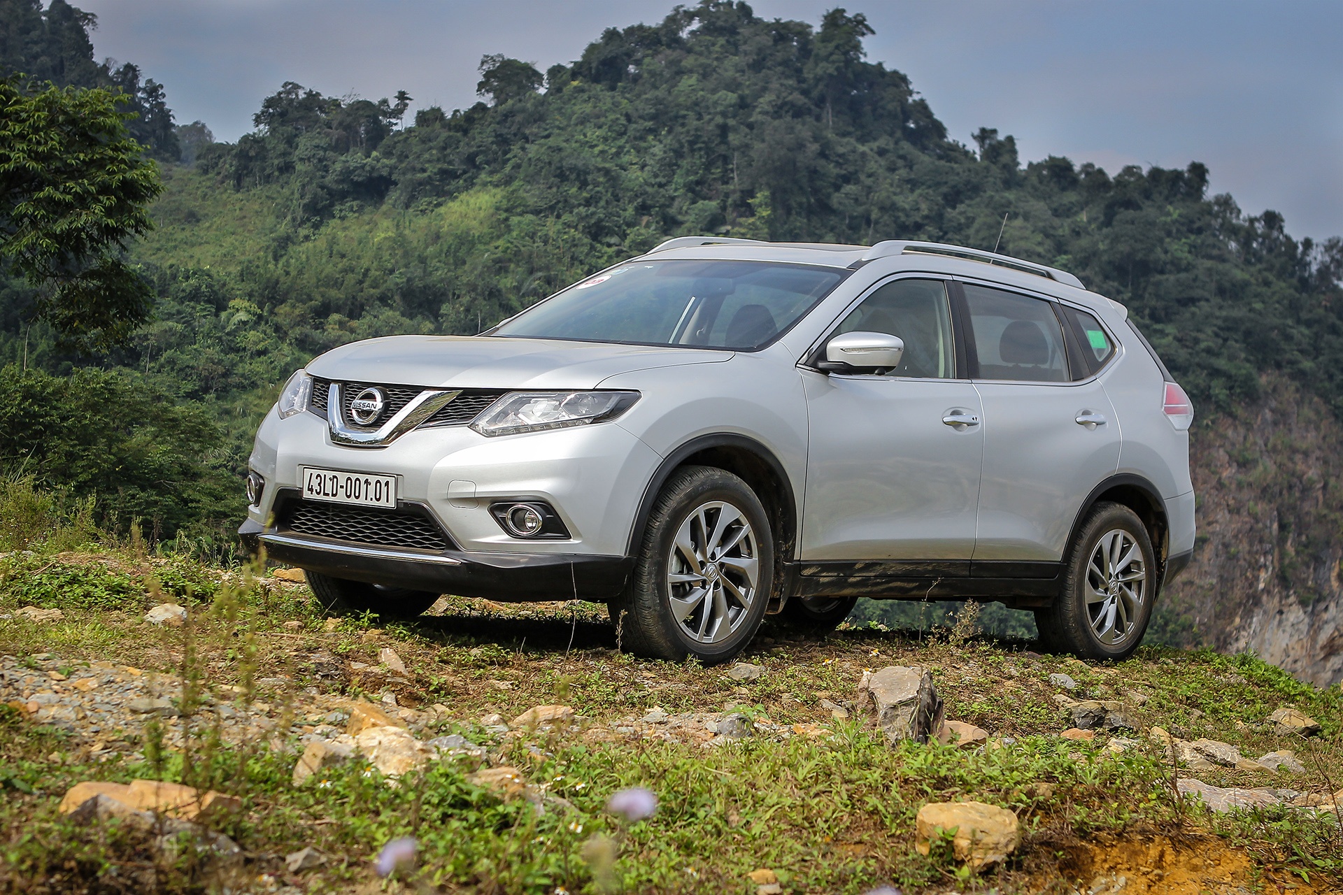 Nissan X-Trail giam gia sau o Viet Nam anh 1