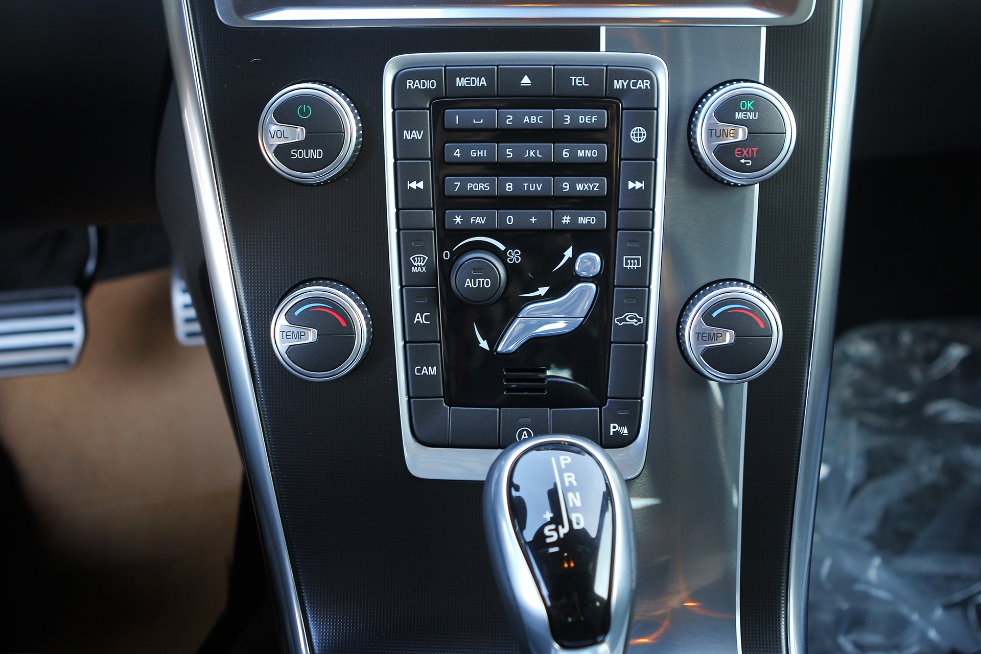 thong so Volvo XC60 anh 7