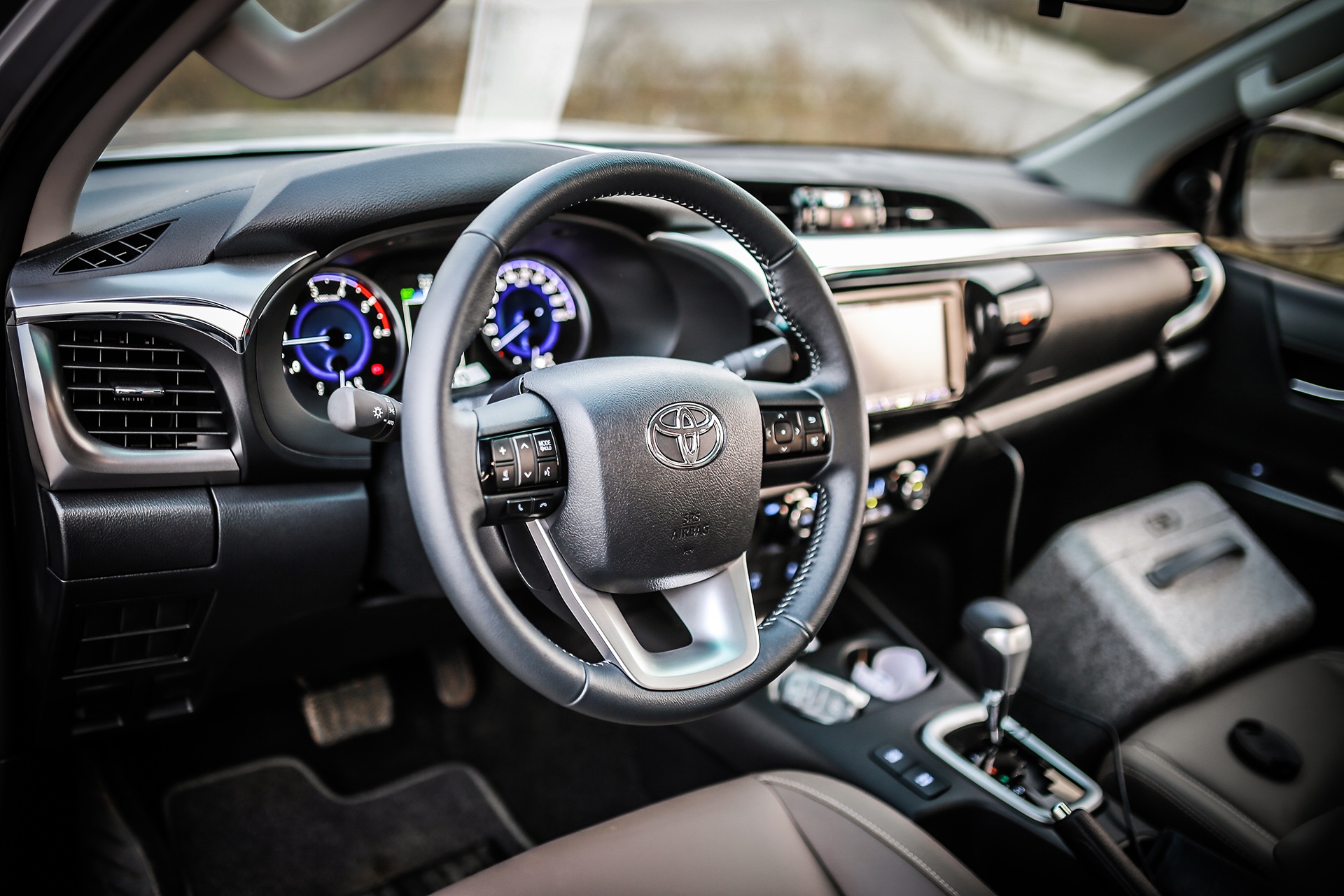 Toyota Hilux 2016 moi tai Viet Nam anh 8