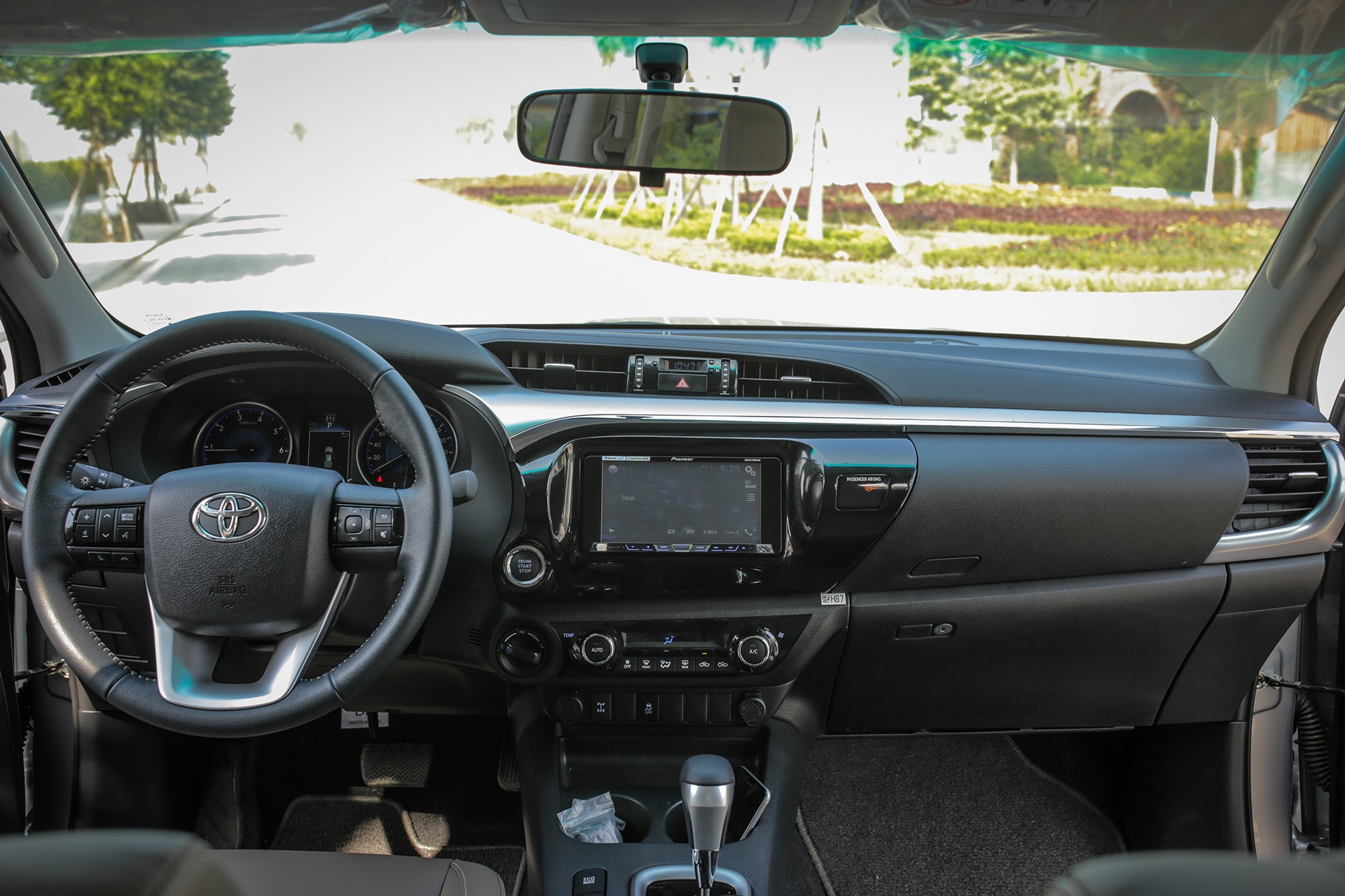 Toyota Hilux 2016 moi tai Viet Nam anh 7