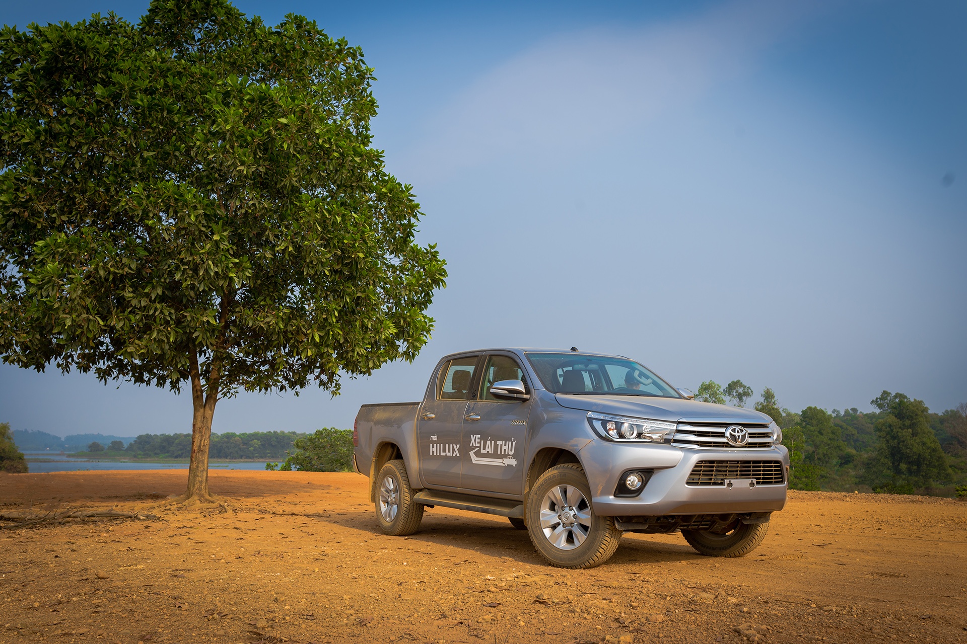 Toyota Hilux 2016 moi tai Viet Nam anh 1