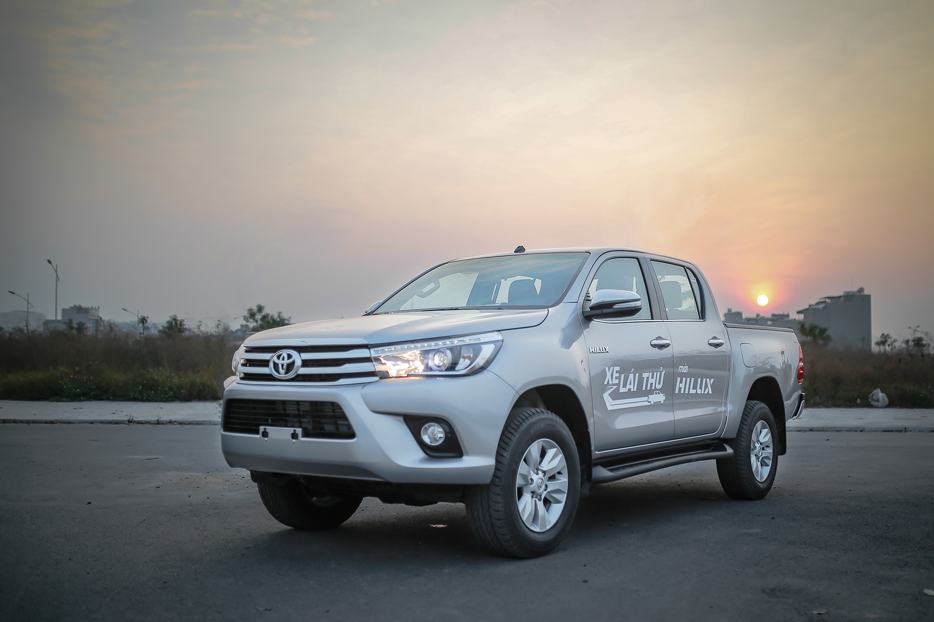 Anh Toyota Hilux 2.8G 2016 gia 870 trieu dong hinh anh