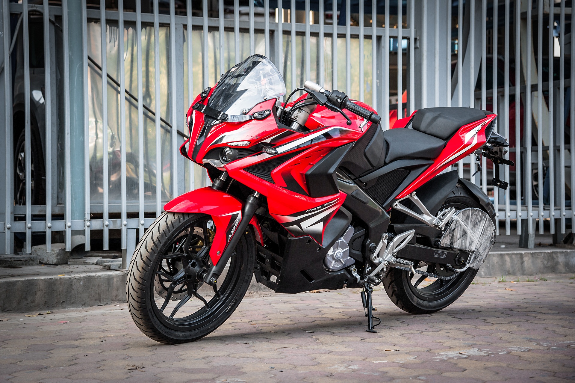 Bajaj Pulsar RS200 2017 gia bao nhieu anh 1