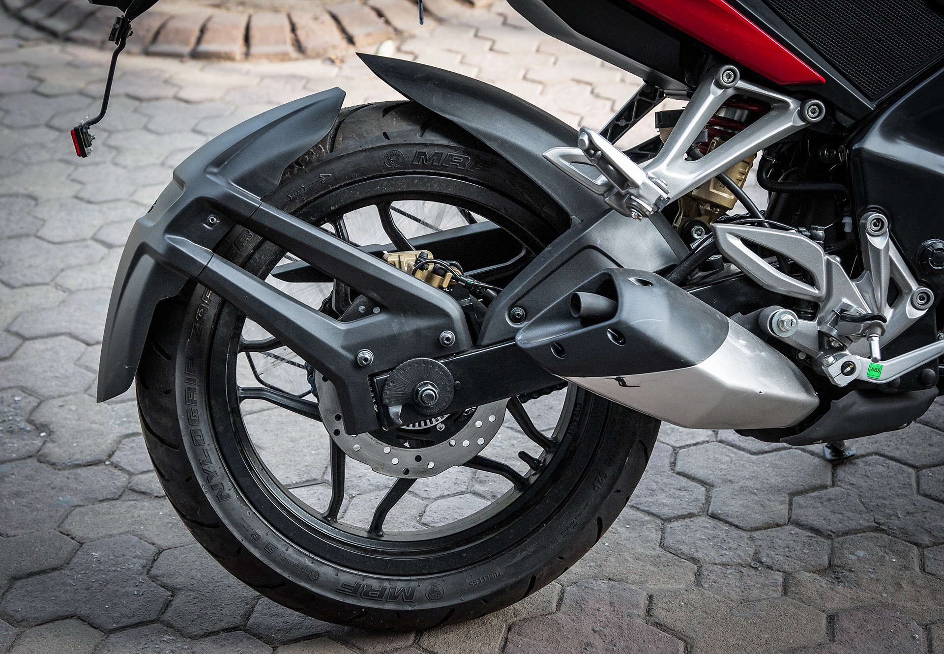 Bajaj Pulsar RS200 2017 gia bao nhieu anh 6