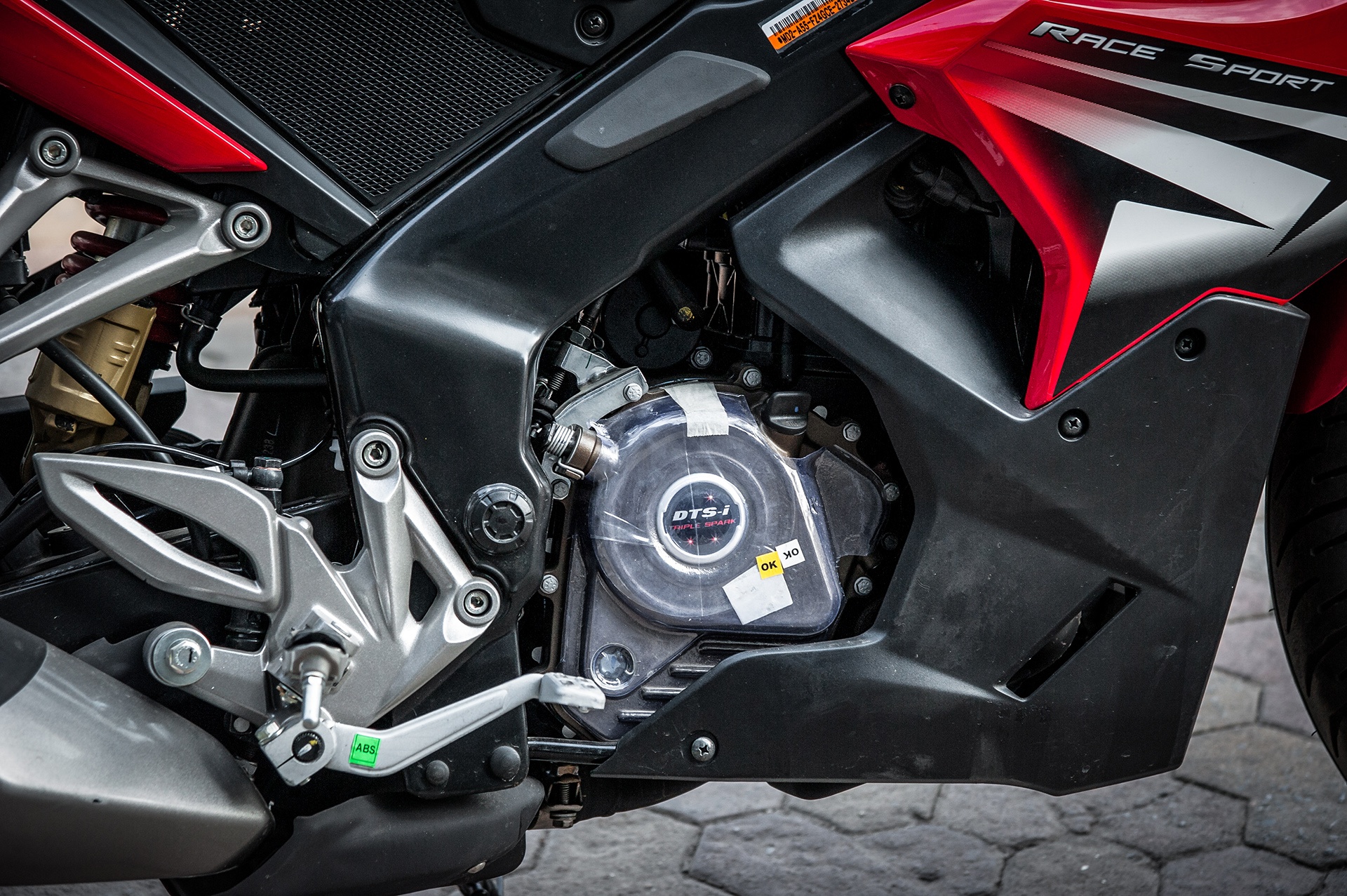 Bajaj Pulsar RS200 2017 gia bao nhieu anh 8