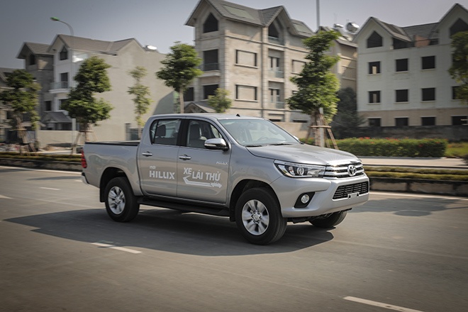 Danh gia kha nang van hanh Toyota Hilux 2016 2.8G AT hinh anh