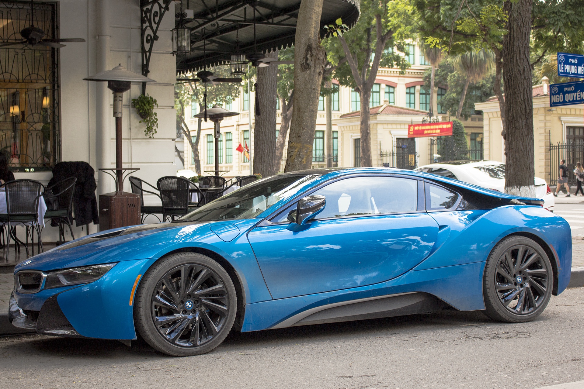 BMW i8 tren duong pho Viet Nam anh 7