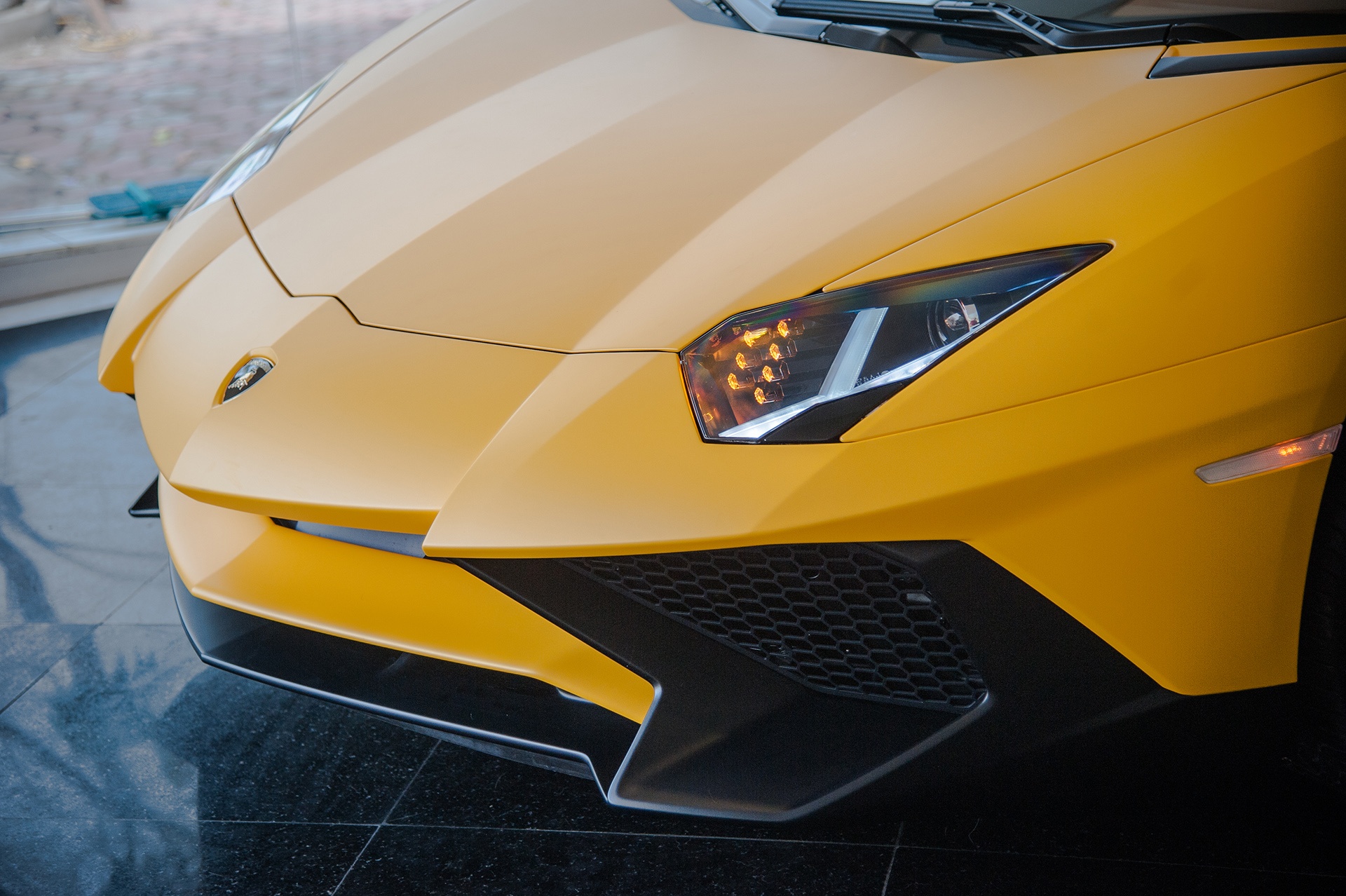 Lamborghini Aventador Roadster SV tai Viet Nam anh 4