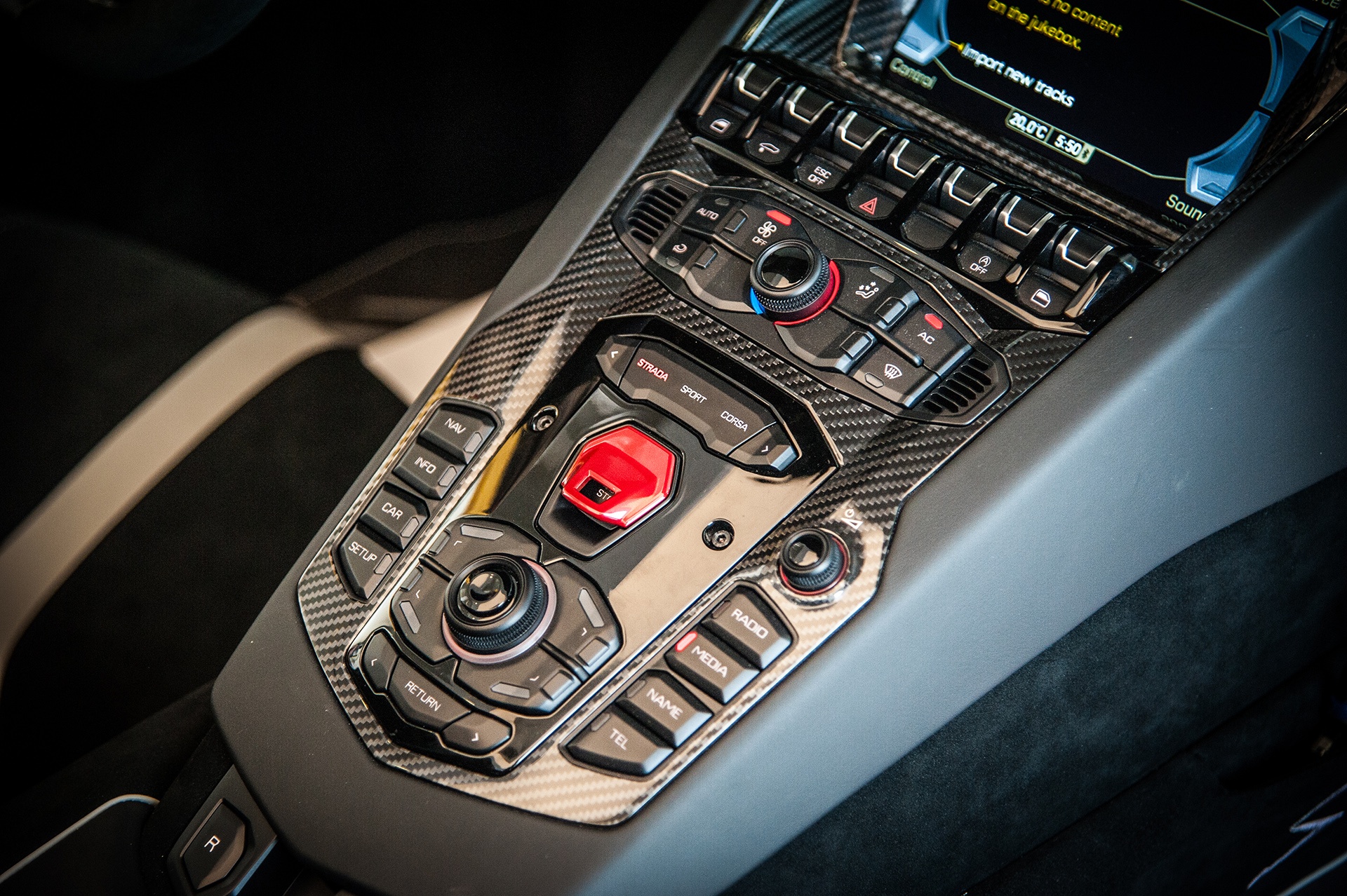 Lamborghini Aventador Roadster SV tai Viet Nam anh 8