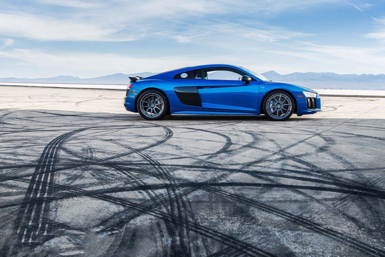 Sieu xe Audi R8 V10 Plus 2017 do anh 3