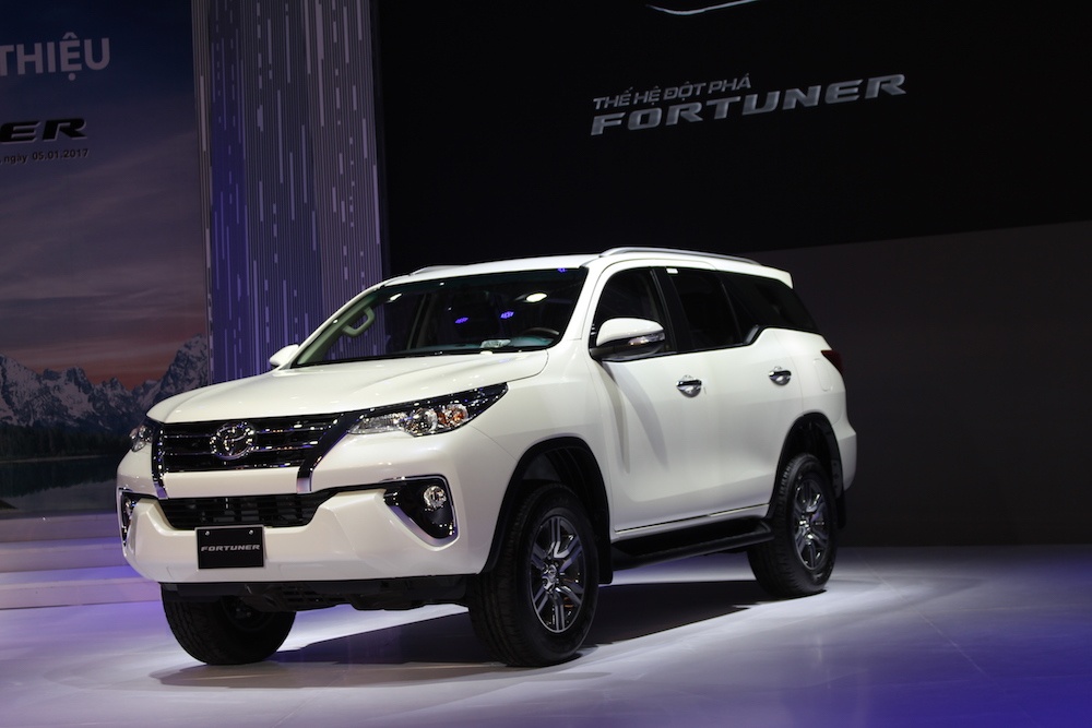 Toyota Fortuner 2017 gia bao nhieu anh 1