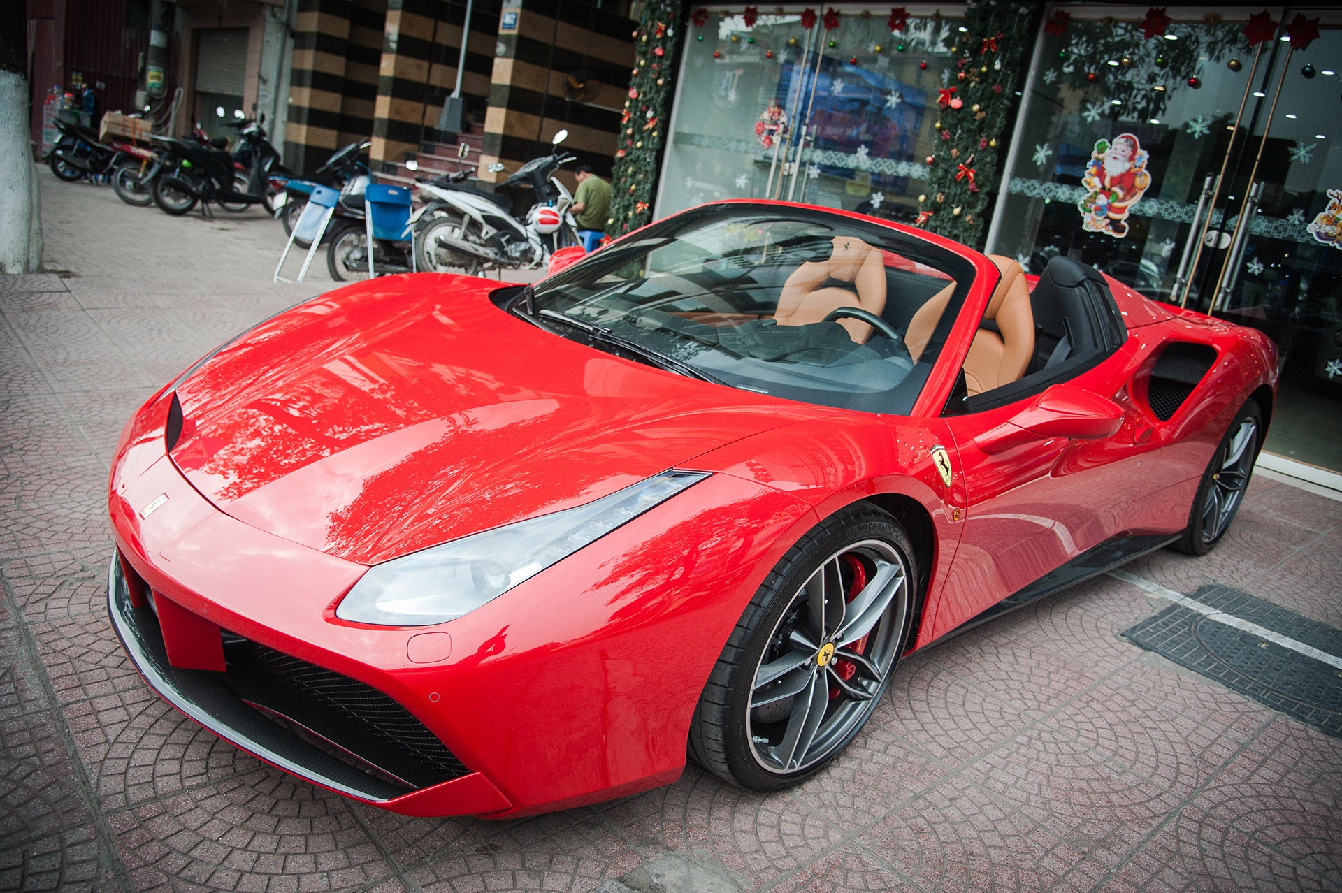 sieu xe Ferrari 488 GTB Spider tai Viet Nam anh 1