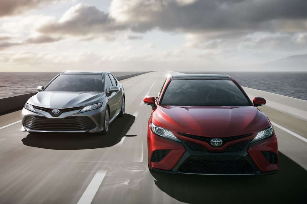 Anh thuc te Toyota Camry 2018 hinh anh