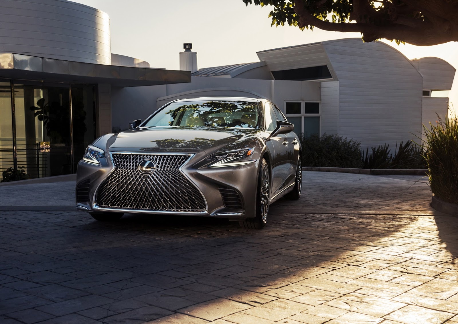 Lexus LS 2018 ra mat anh 1
