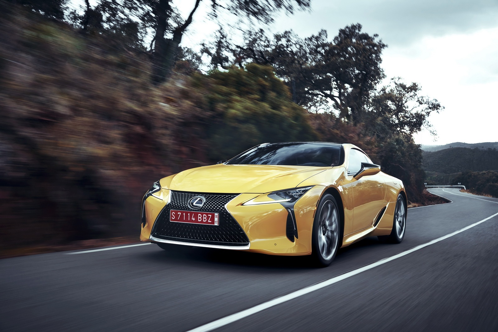 Lexus LC 500 ra mat anh 3