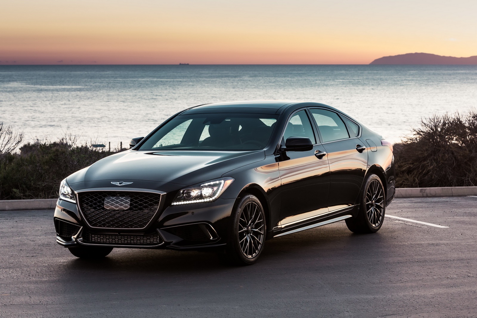 Genesis G80 - sedan cao cap moi tu Han Quoc hinh anh