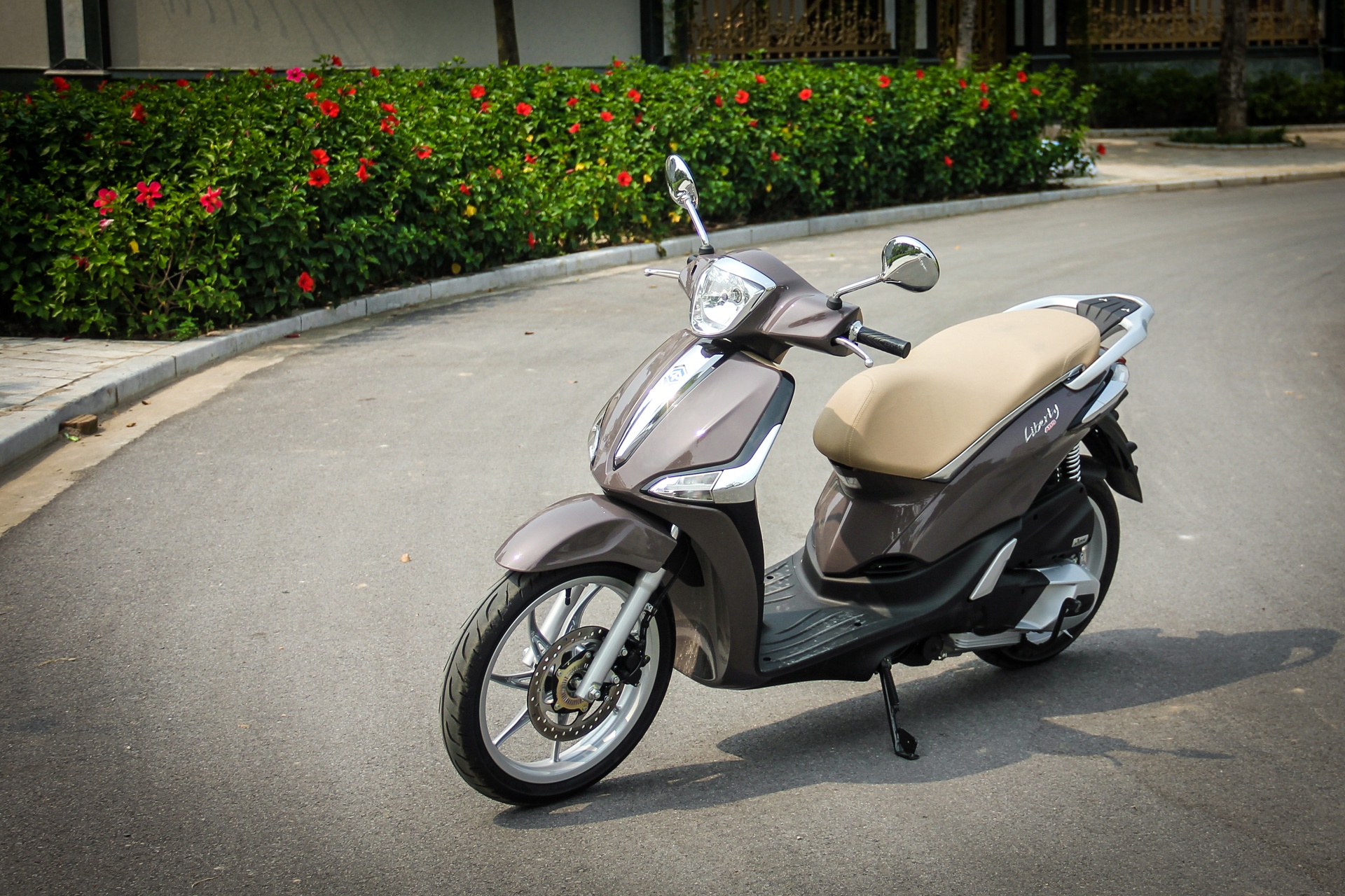 Piaggio Viet Nam trieu hoi Liberty ABS 125 hinh anh
