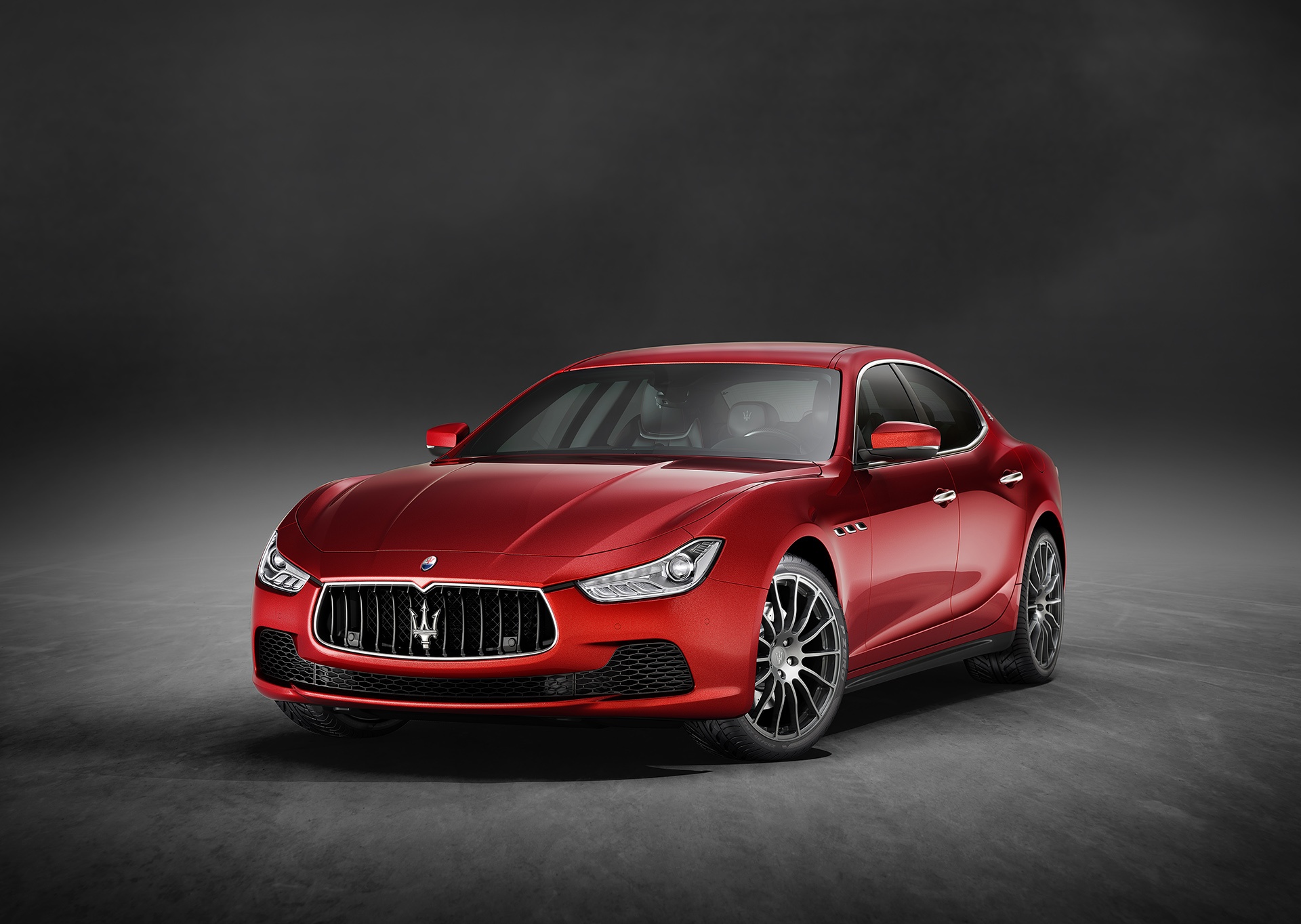 Maserati Ghibli 2017 tang them cong suat va trang bi an toan hinh anh