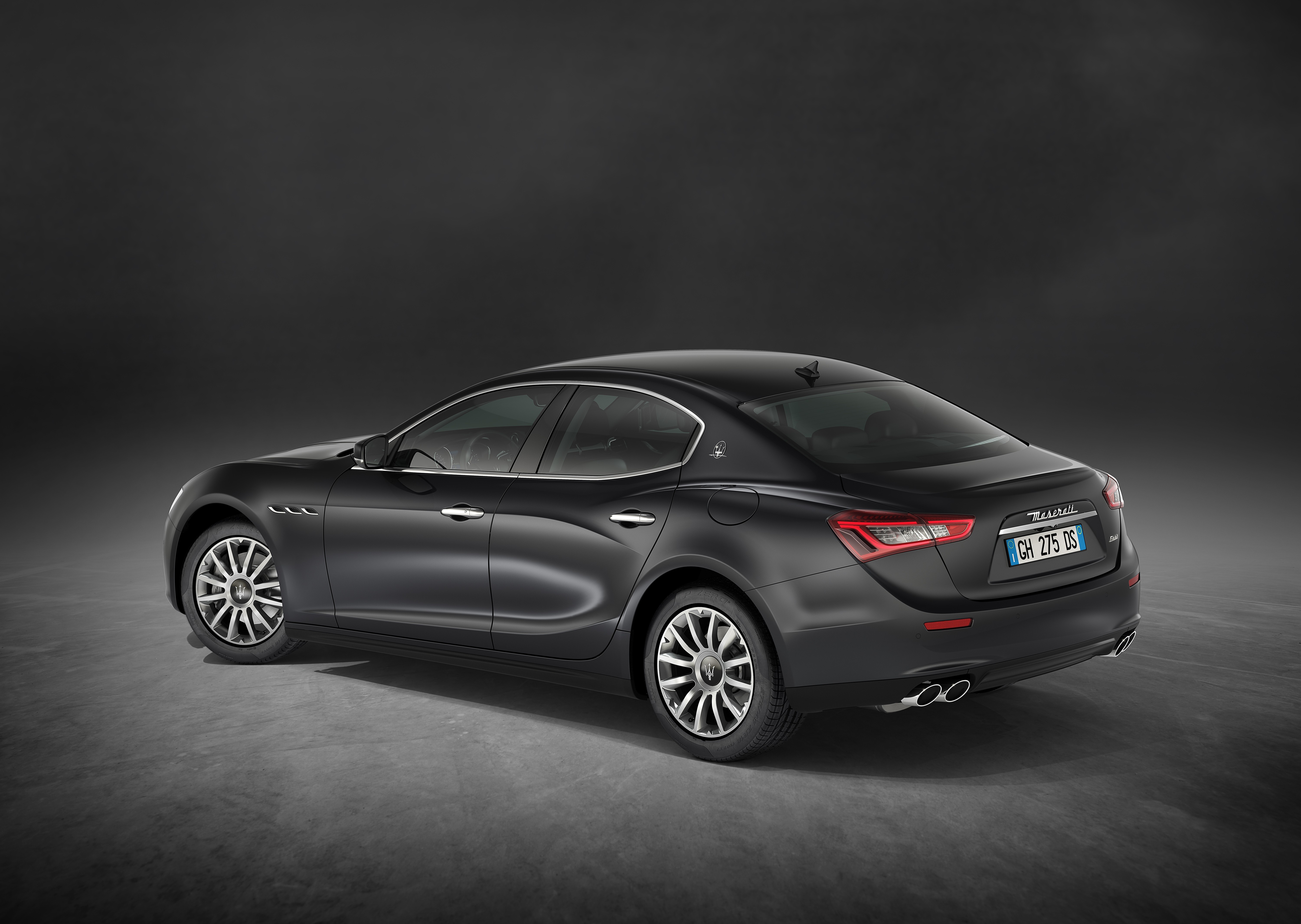 Maserati Ghibli 2017 thêm trang bị an toàn ảnh 2 Maserati Ghibli 2017 them trang bi an toan anh 2