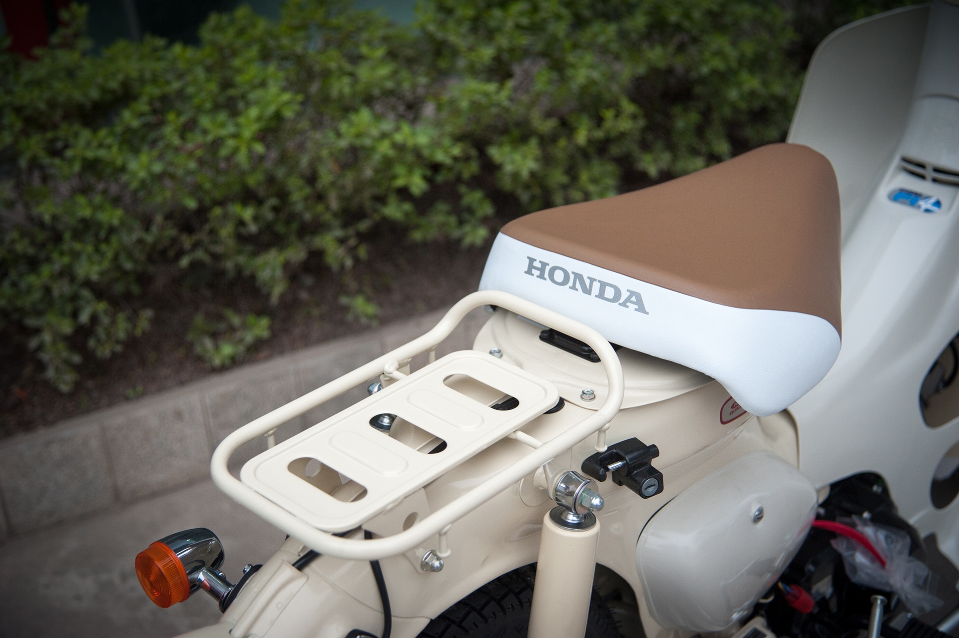 Honda Little Cub Fi 2017 tai Viet Nam anh 6