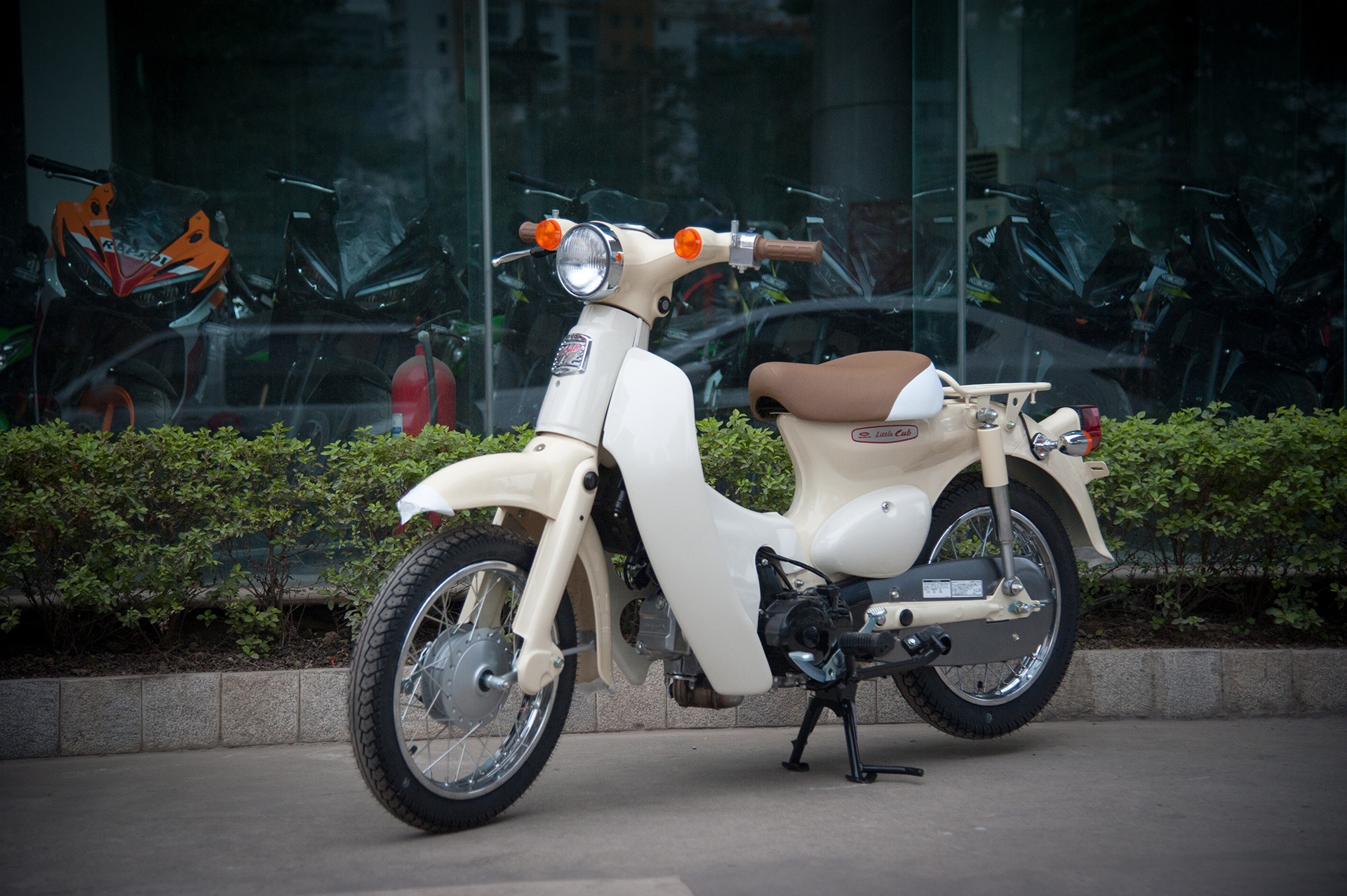 Honda Little Cub Fi 2017 tai Viet Nam anh 1