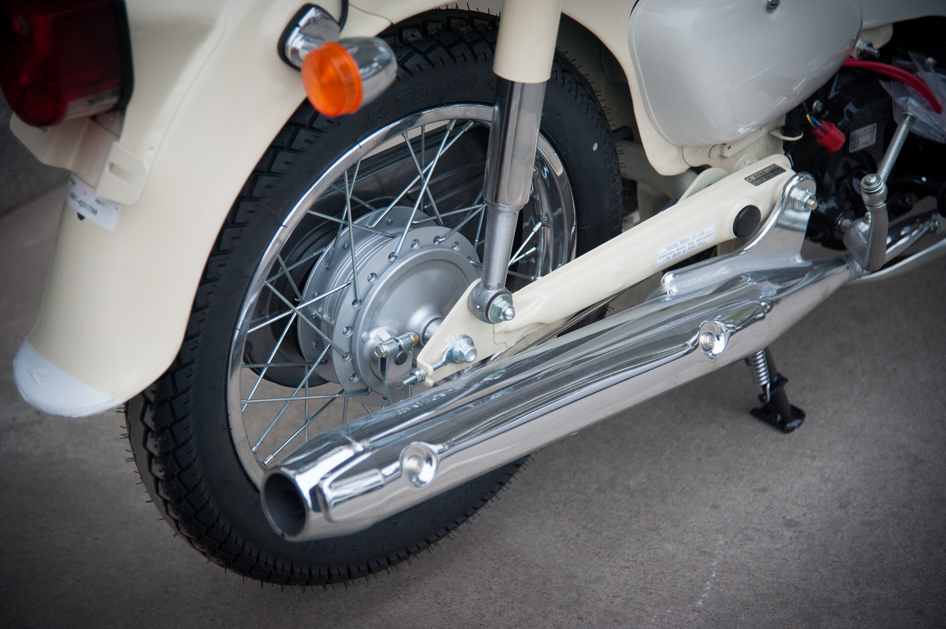 Honda Little Cub Fi 2017 tai Viet Nam anh 9