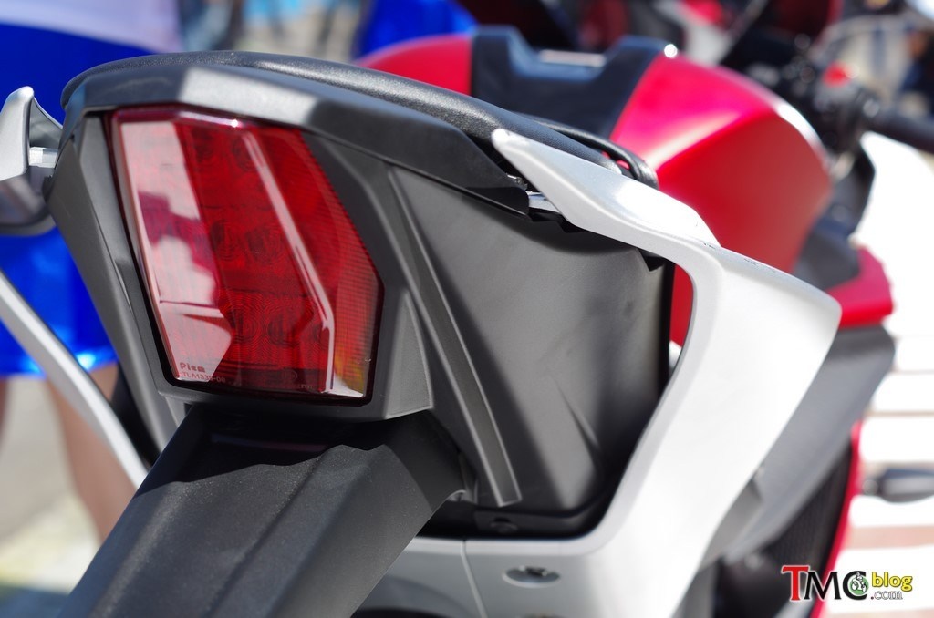 Yamaha R15 2017 ra mat anh 9