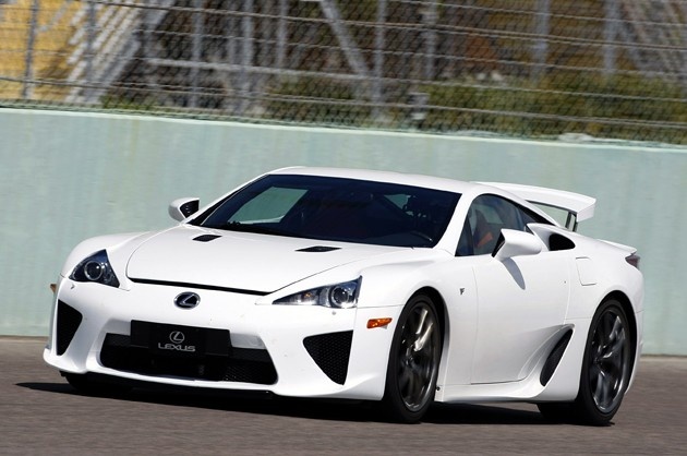 Gia oto ngay cang tang manh anh 2