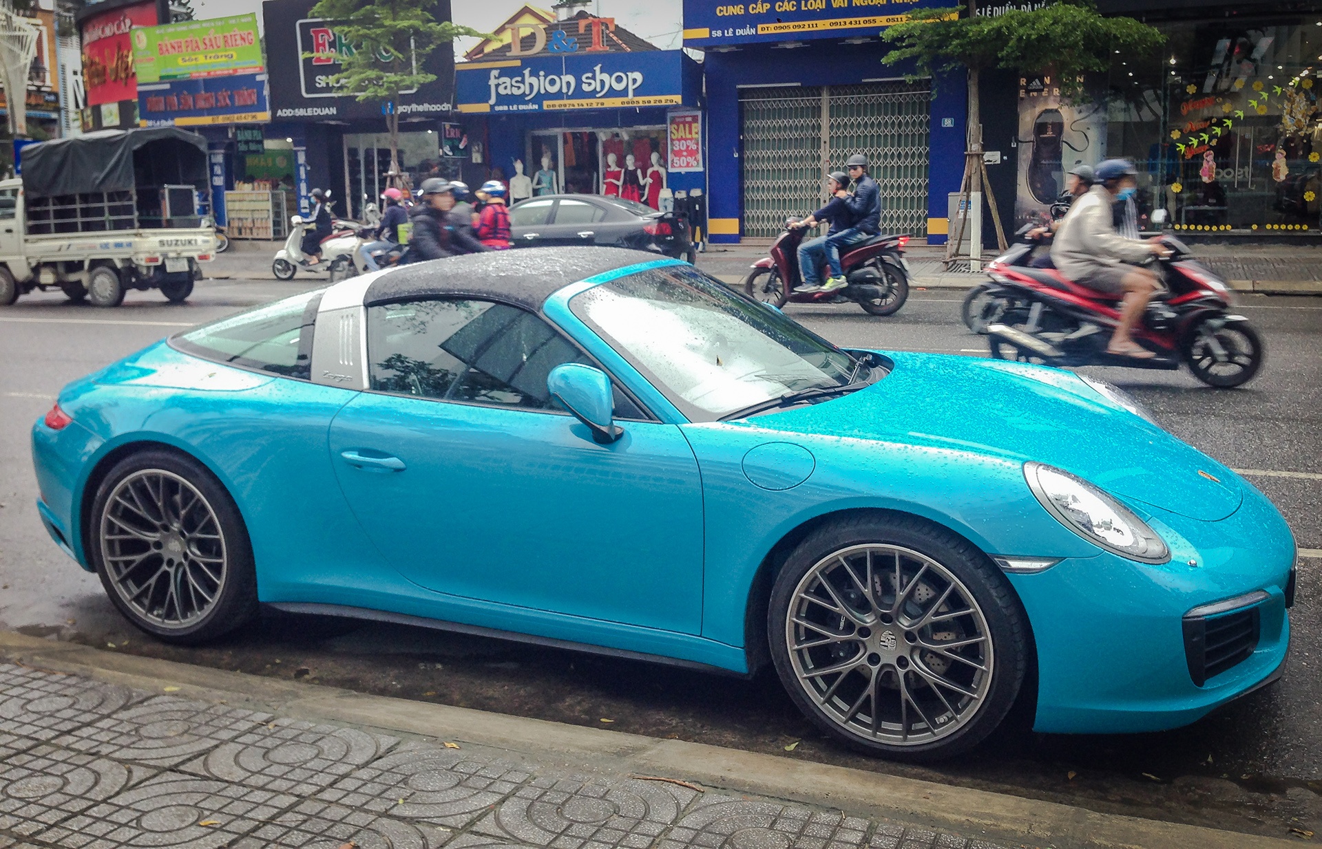 Porsche 911 Targa 4 2016 gia gan 8 ty ve tay dai gia Da Nang hinh anh