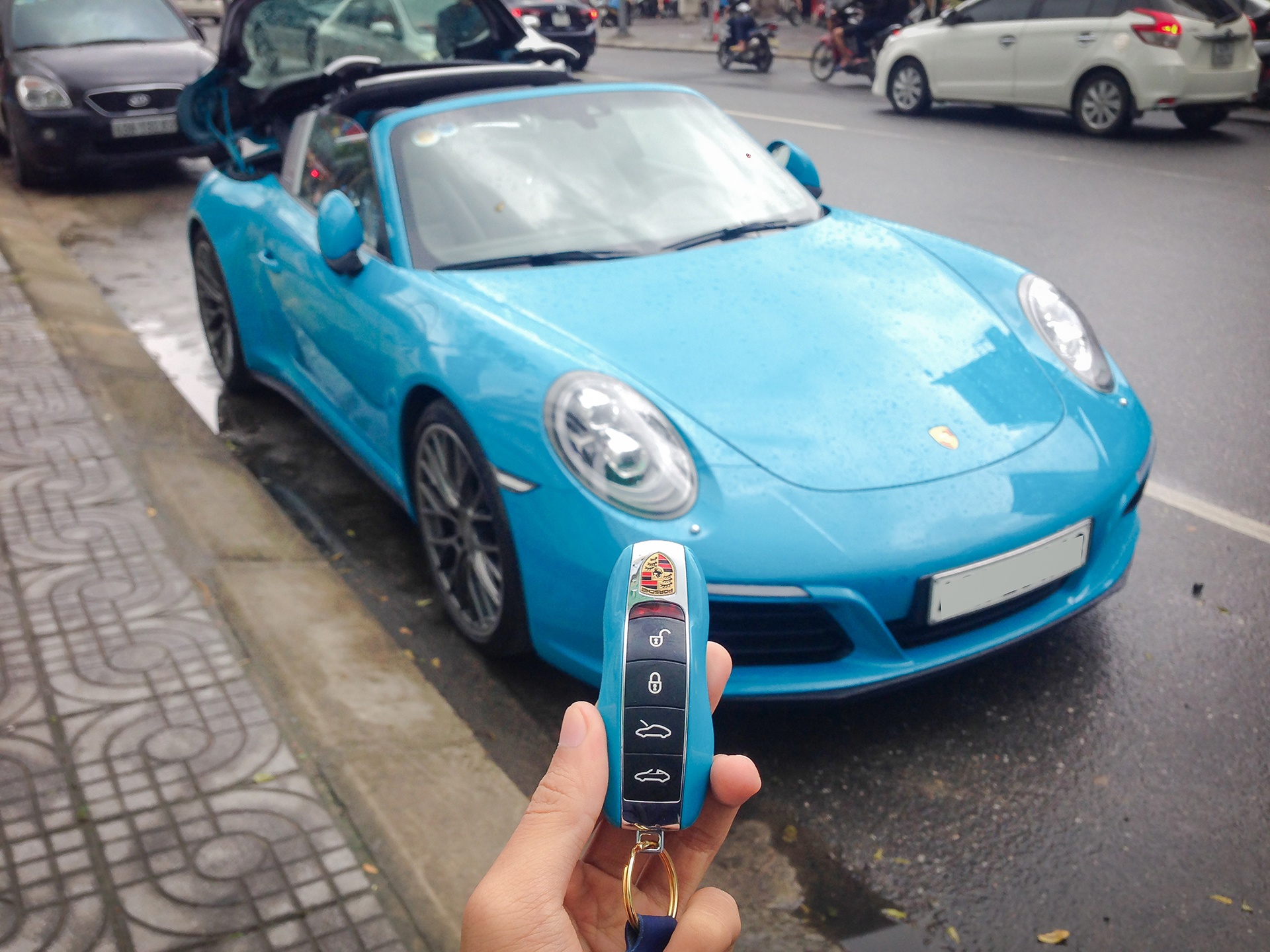 Porsche 911 Targa 4 2016 tai Viet Nam anh 6