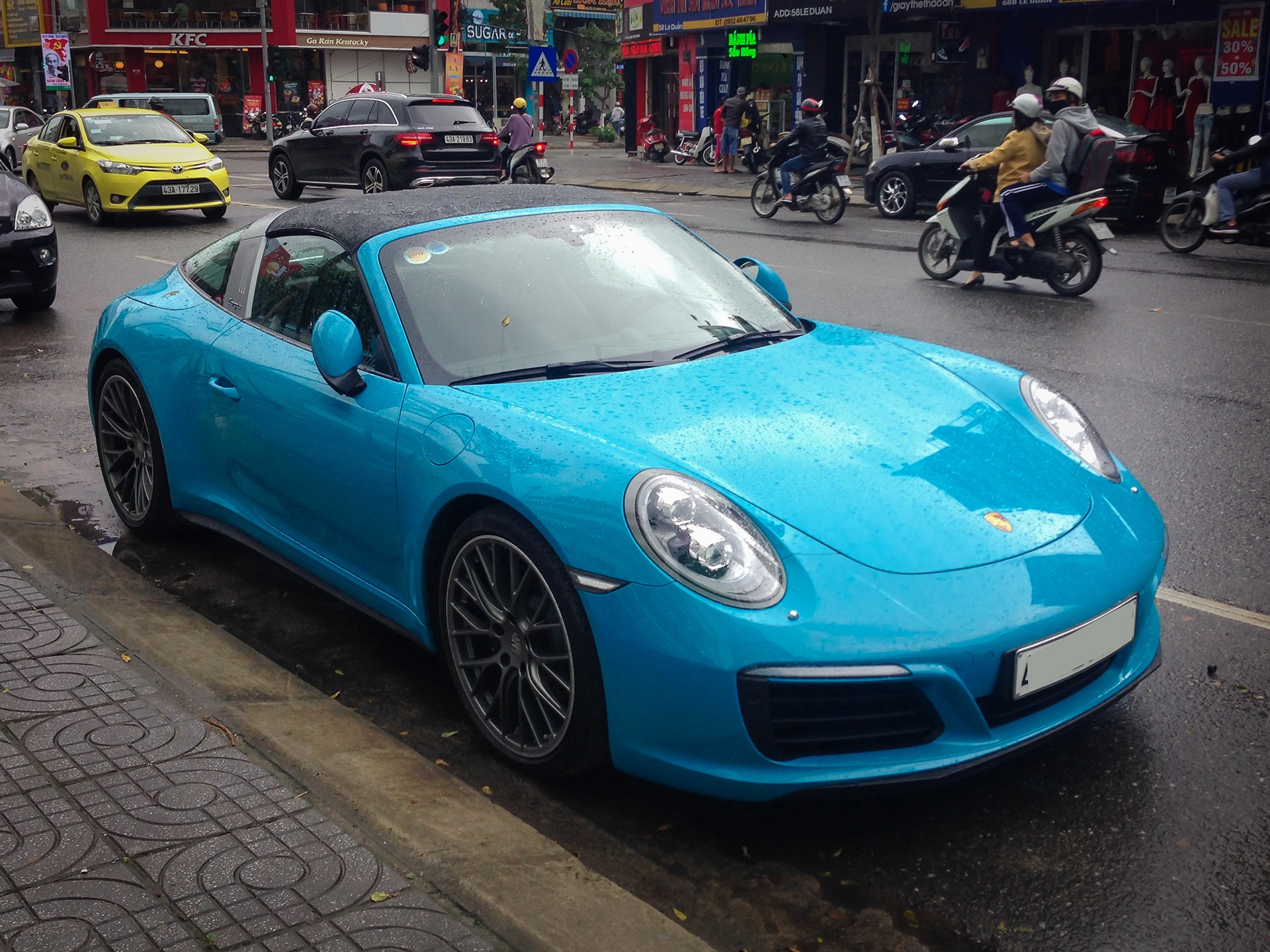 Porsche 911 Targa 4 2016 tai Viet Nam anh 1