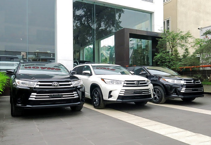 Toyota Highlander 2017 ve Ha Noi truoc Tet hinh anh