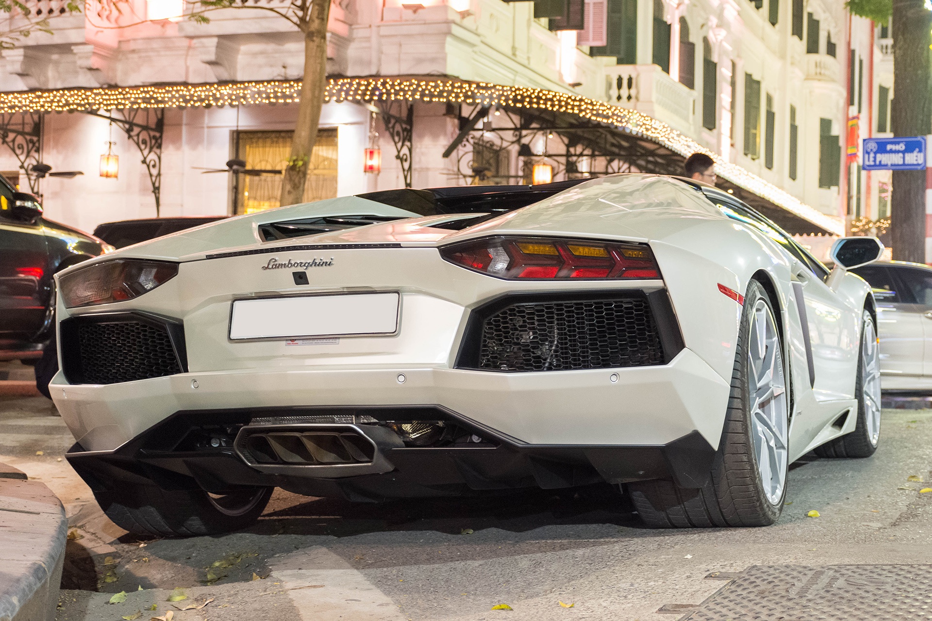 Lamborghini Aventador Roadster tai Ha Noi anh 7