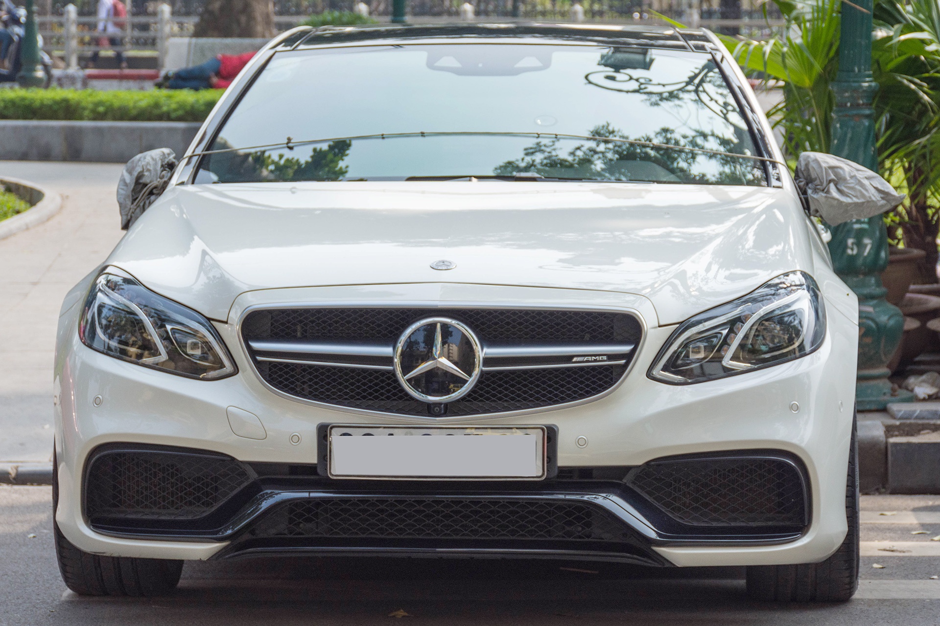 Mercedes E63 S AMG doc nhat tai Ha Noi hinh anh