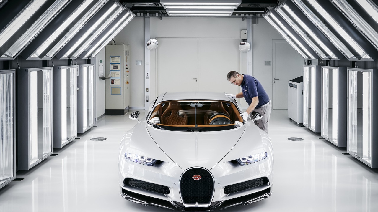 Noi san xuat sieu pham Bugatti Chiron hinh anh
