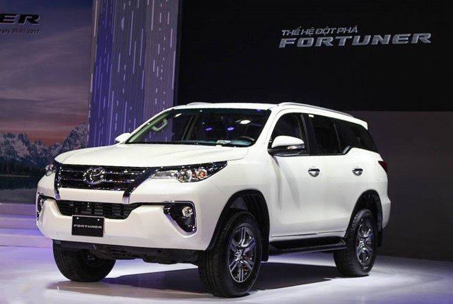 Toyota Fortuner 2017 dat khach ngay sau khi ra mat hinh anh