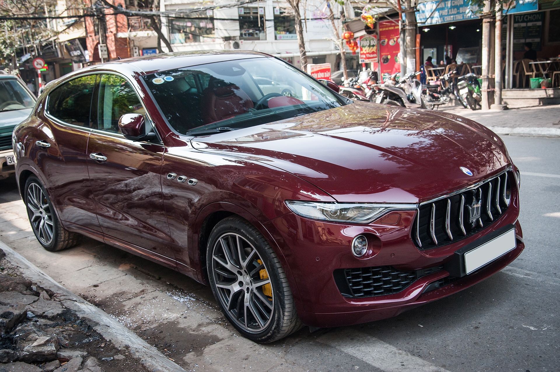 Maserati Levante mau doc tai Viet Nam anh 4