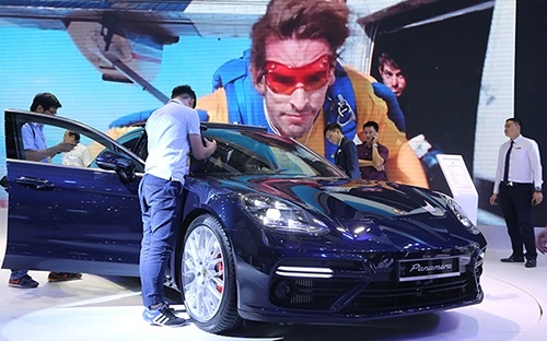 Gia nhap khau oto: Hai cuc dat re Phap - An hinh anh