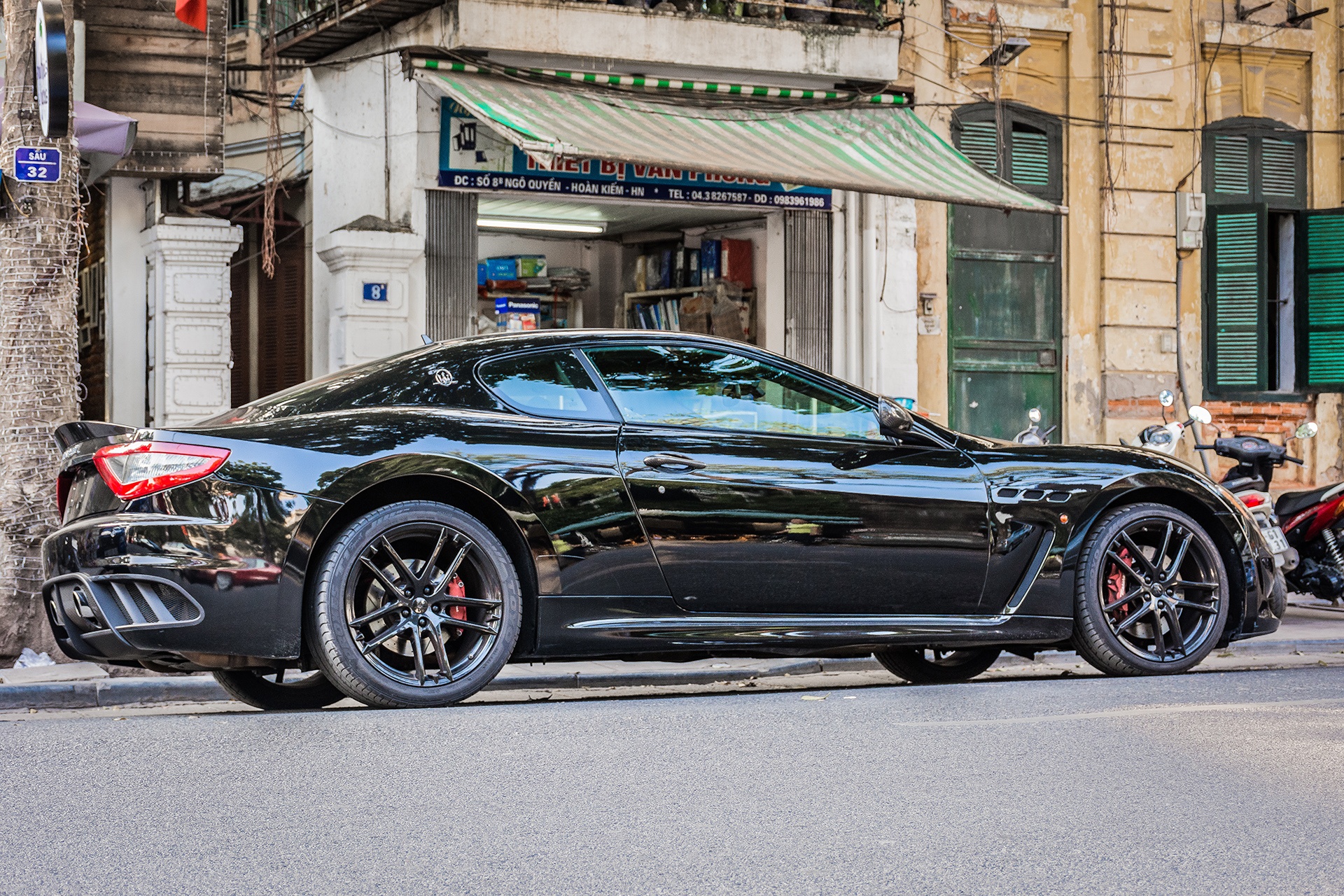 Maserati GranTurismo MC Stradale tai Ha Noi anh 3